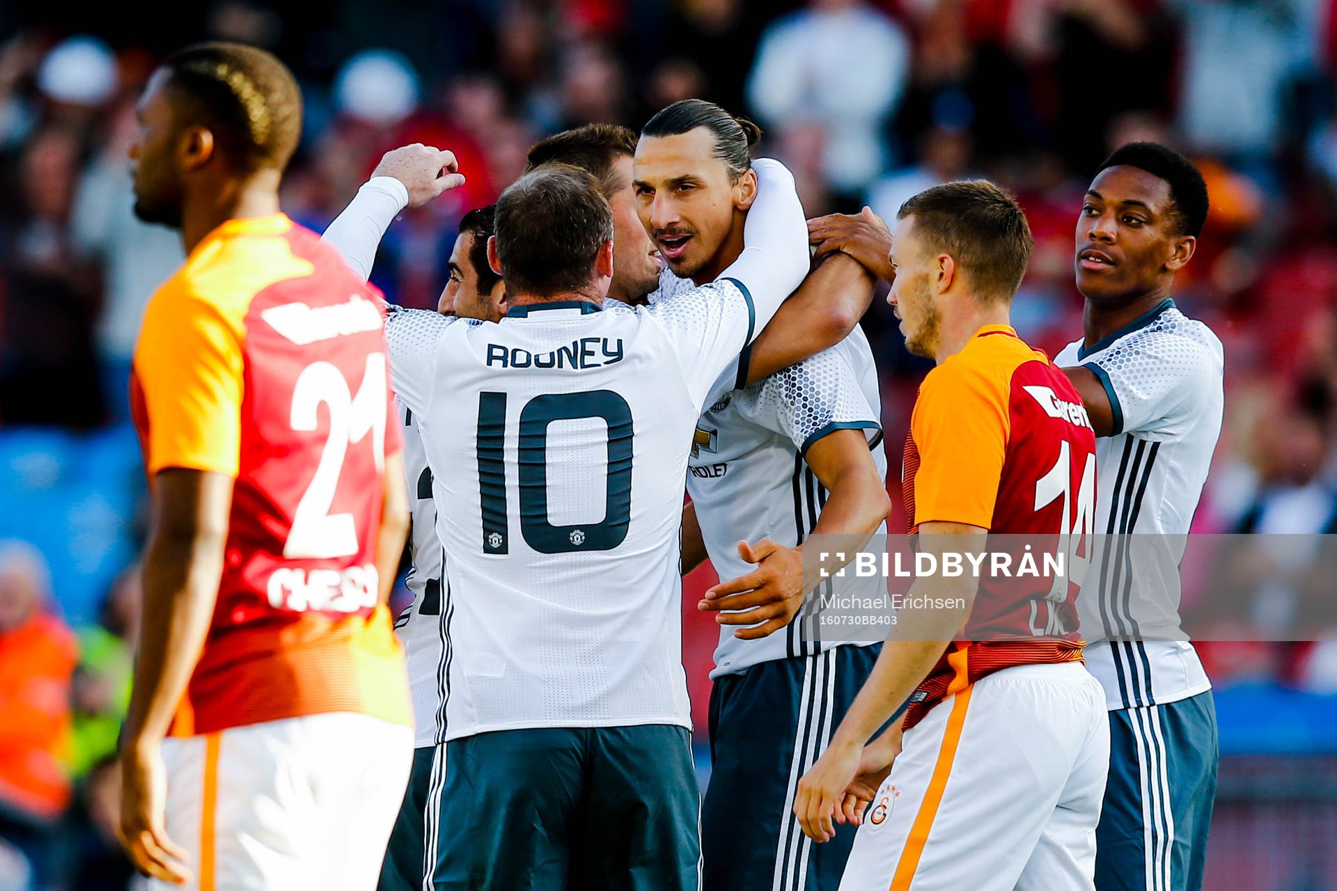 Manchester Uniteds Zlatan Ibrahimovic jublar