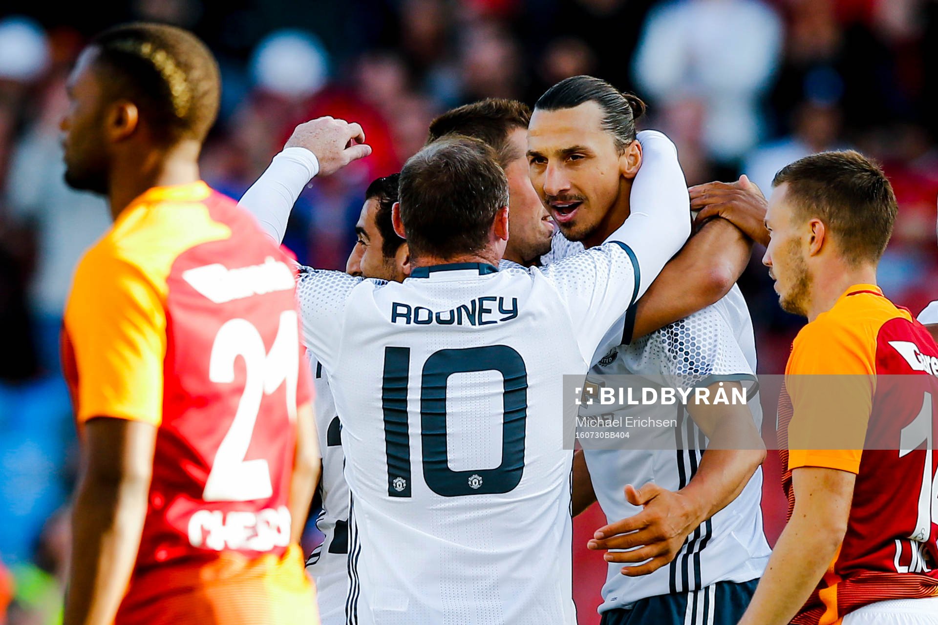 Manchester Uniteds Zlatan Ibrahimovic jublar