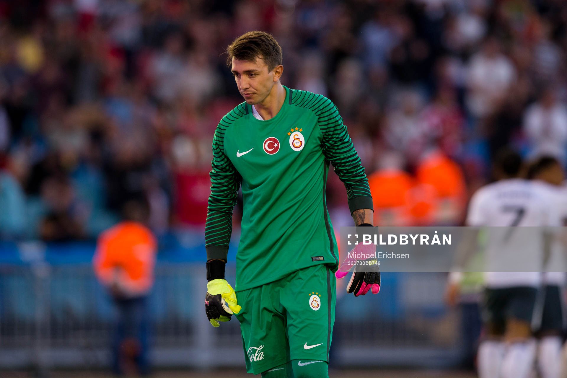Galatasarays målvakt Fernando Muslera deppar