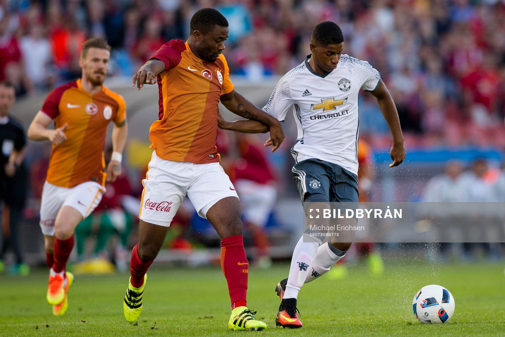 Galatasarays Aurelien Chedjou och Manchester Uniteds Marcus