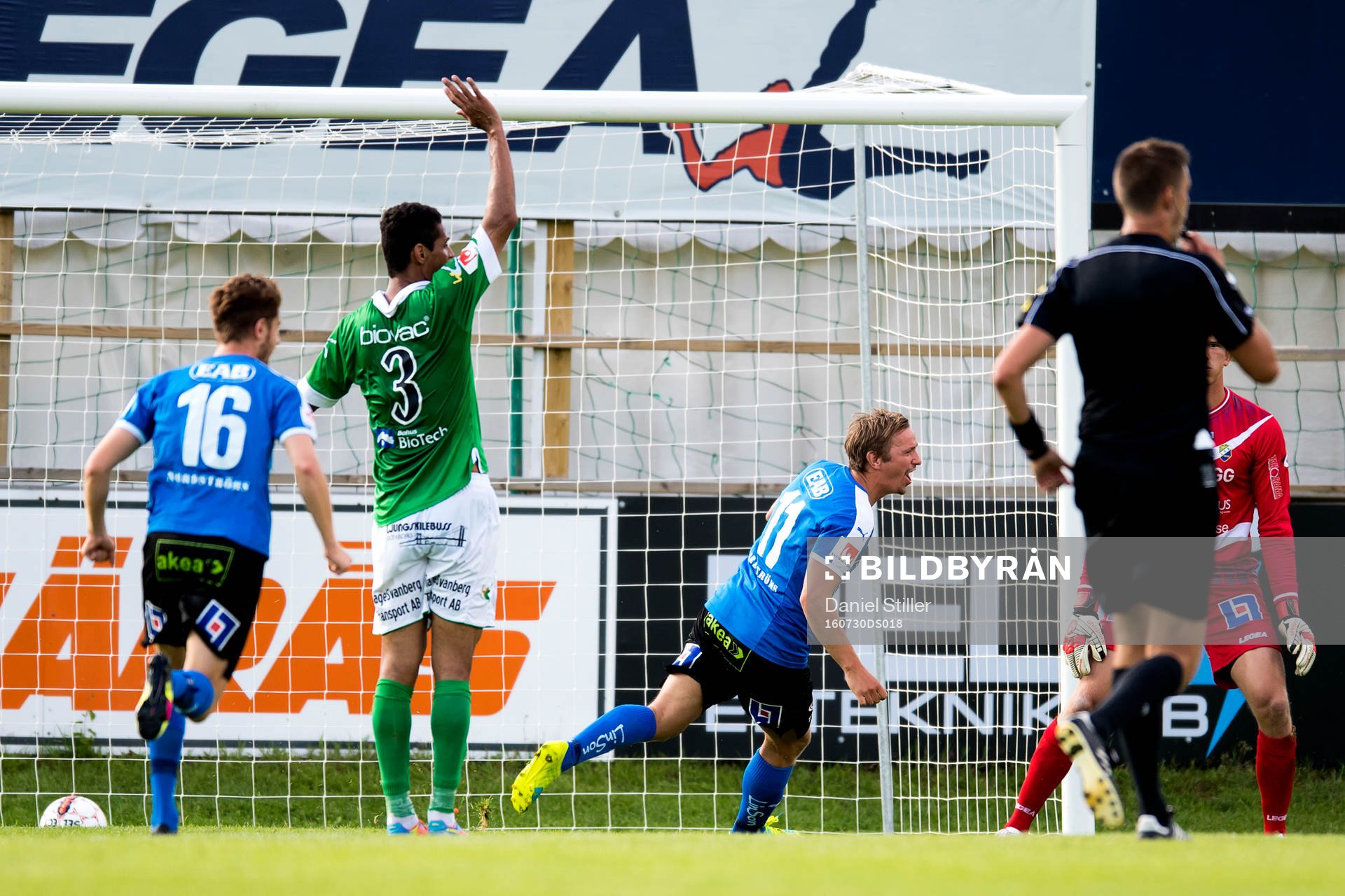 Halmstads Fredrik Olsson jublar
