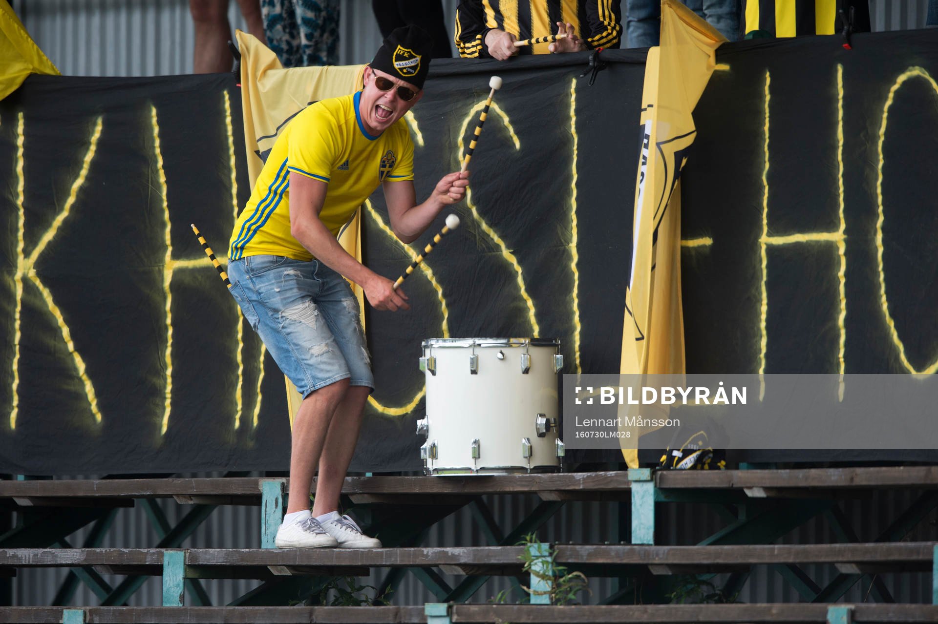 IFK Hässleholms klack var aktiv, denna gång med trummis,