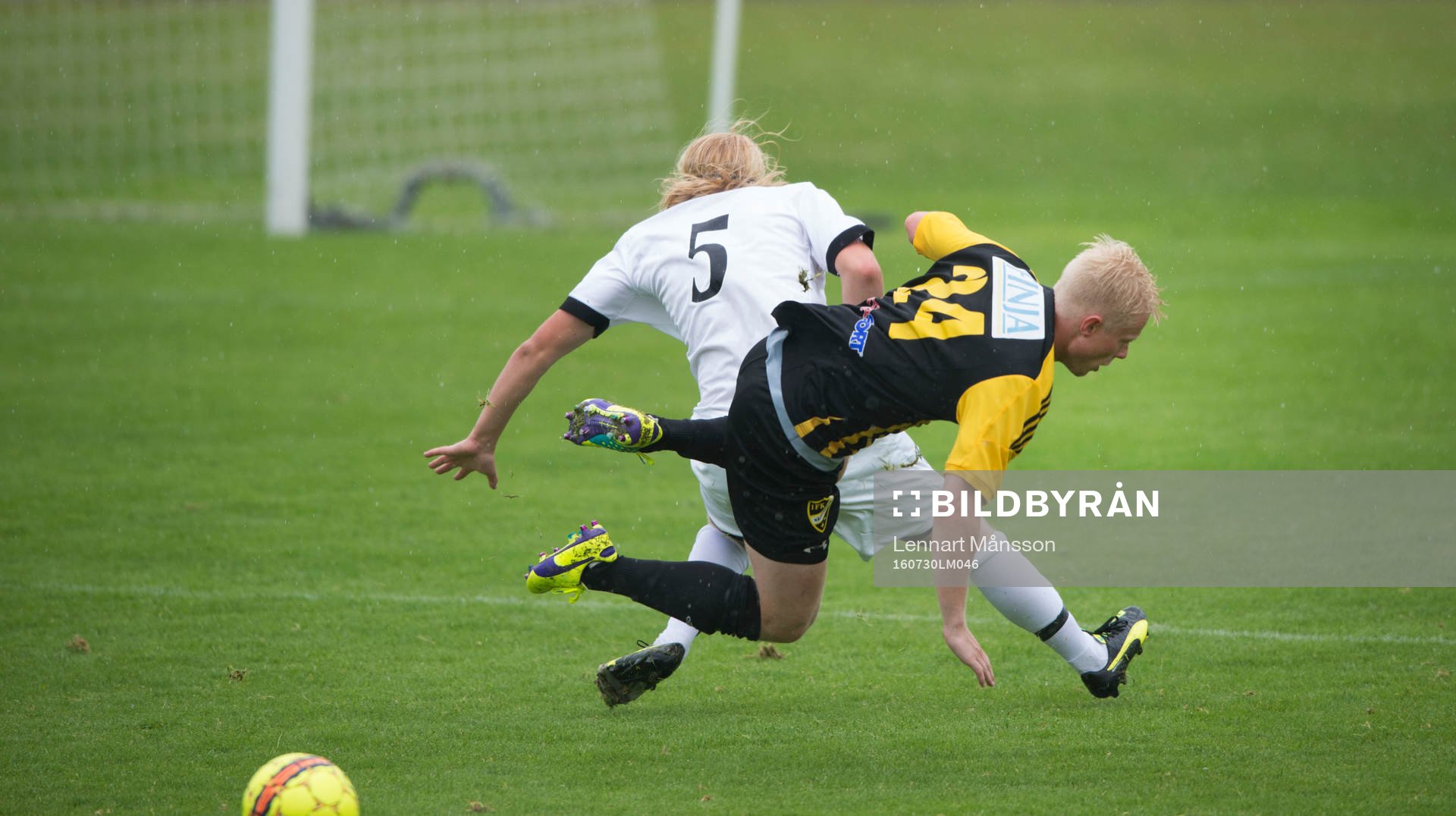IFK Hässleholms Joel Andersson i matchen i division 2