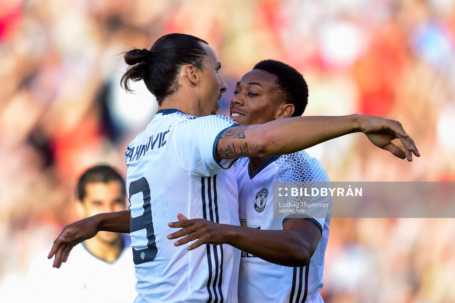 Manchester Uniteds Zlatan Ibrahimovic jublar