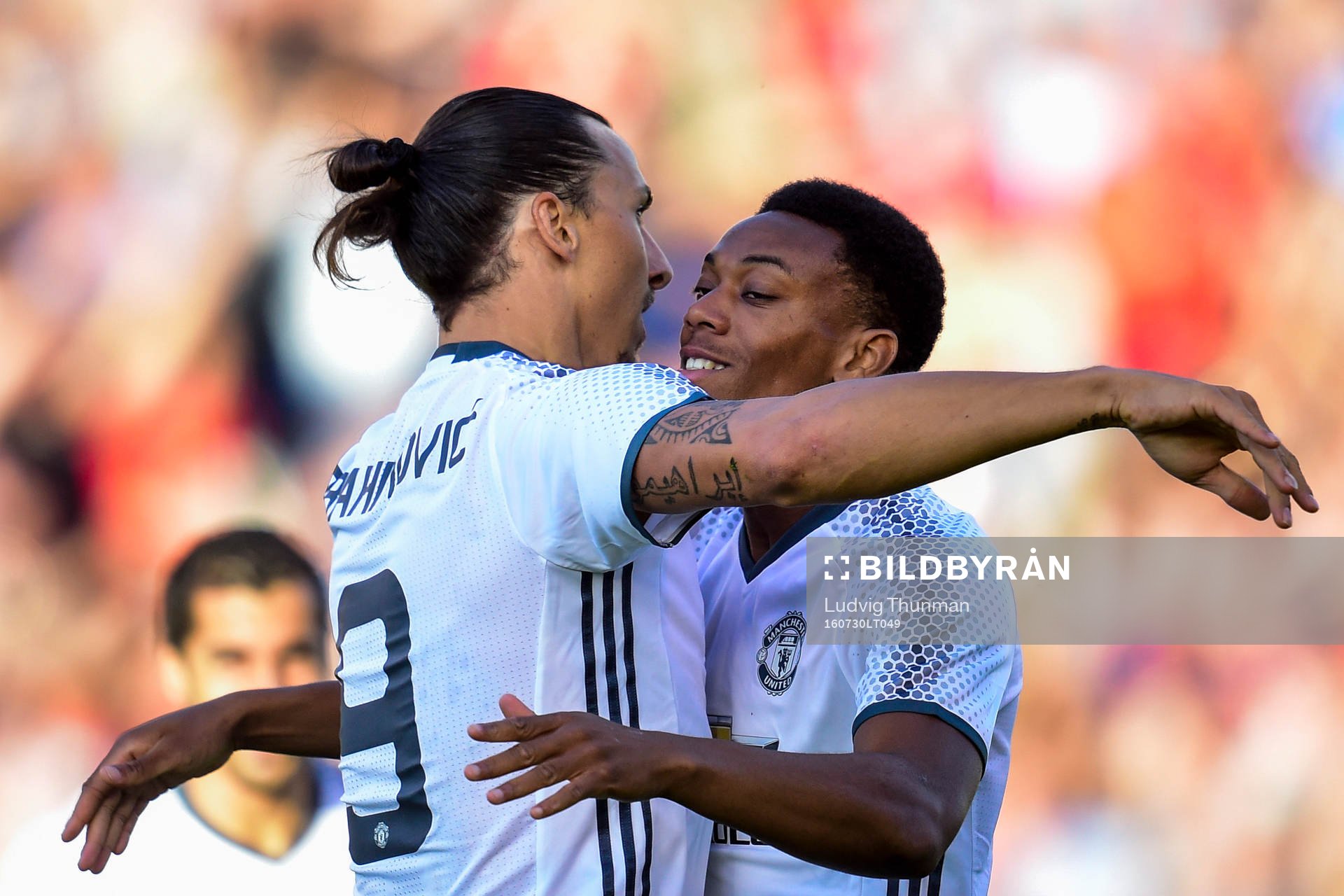 Manchester Uniteds Zlatan Ibrahimovic jublar