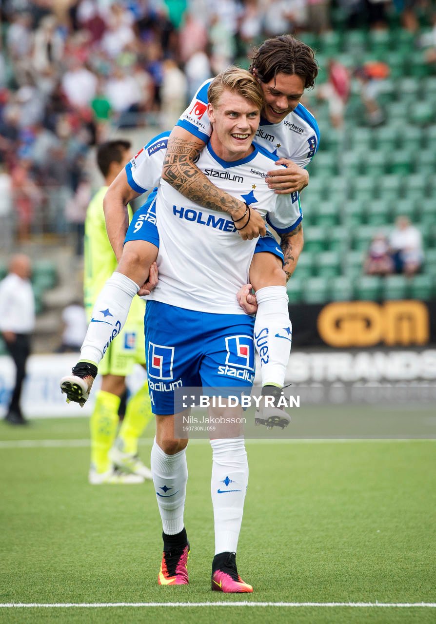 Norrköpings Eric Smith och David Moberg Karlsson jublar