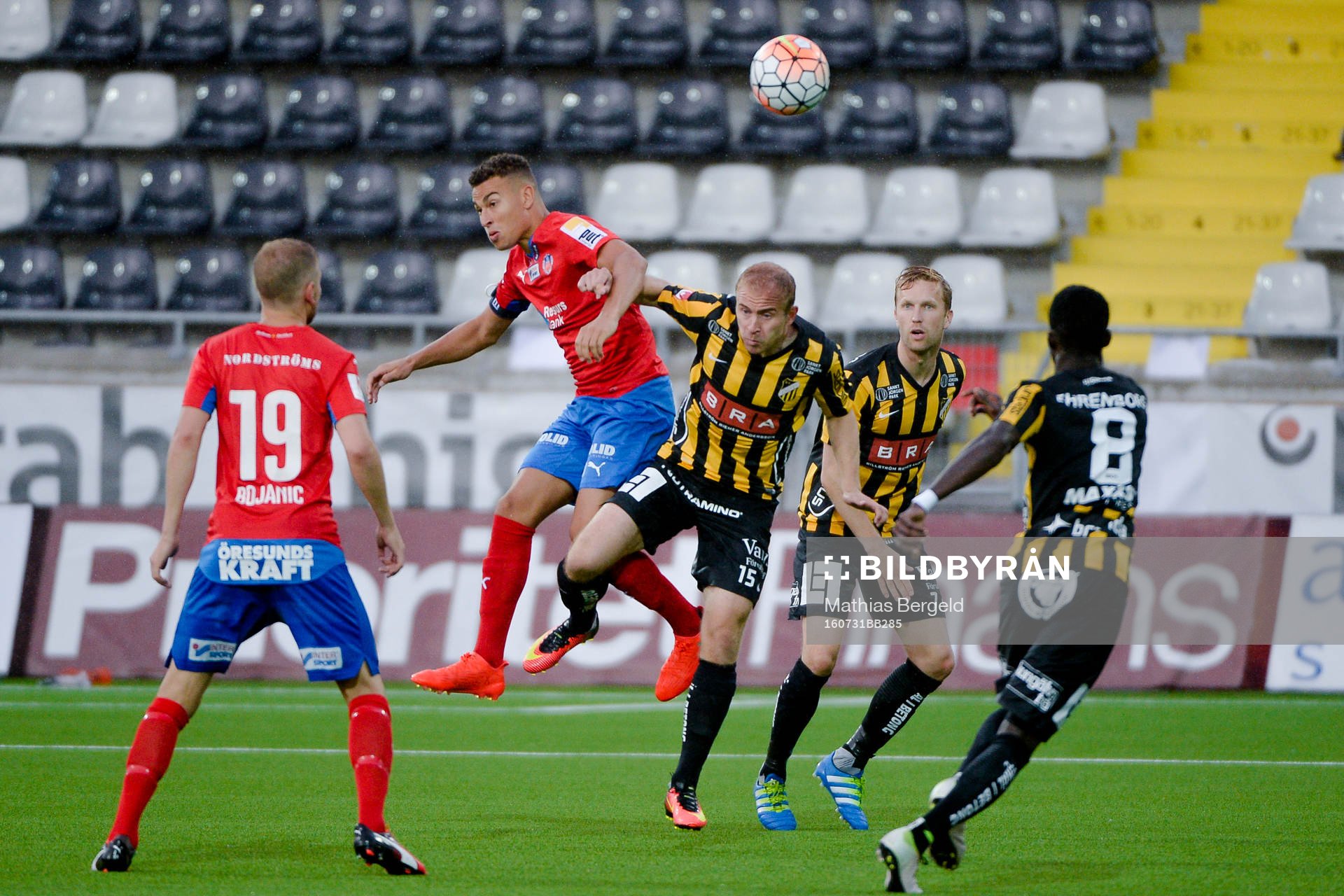 Helsingborgs Jordan Larsson och Häckens Kari Arkivuo