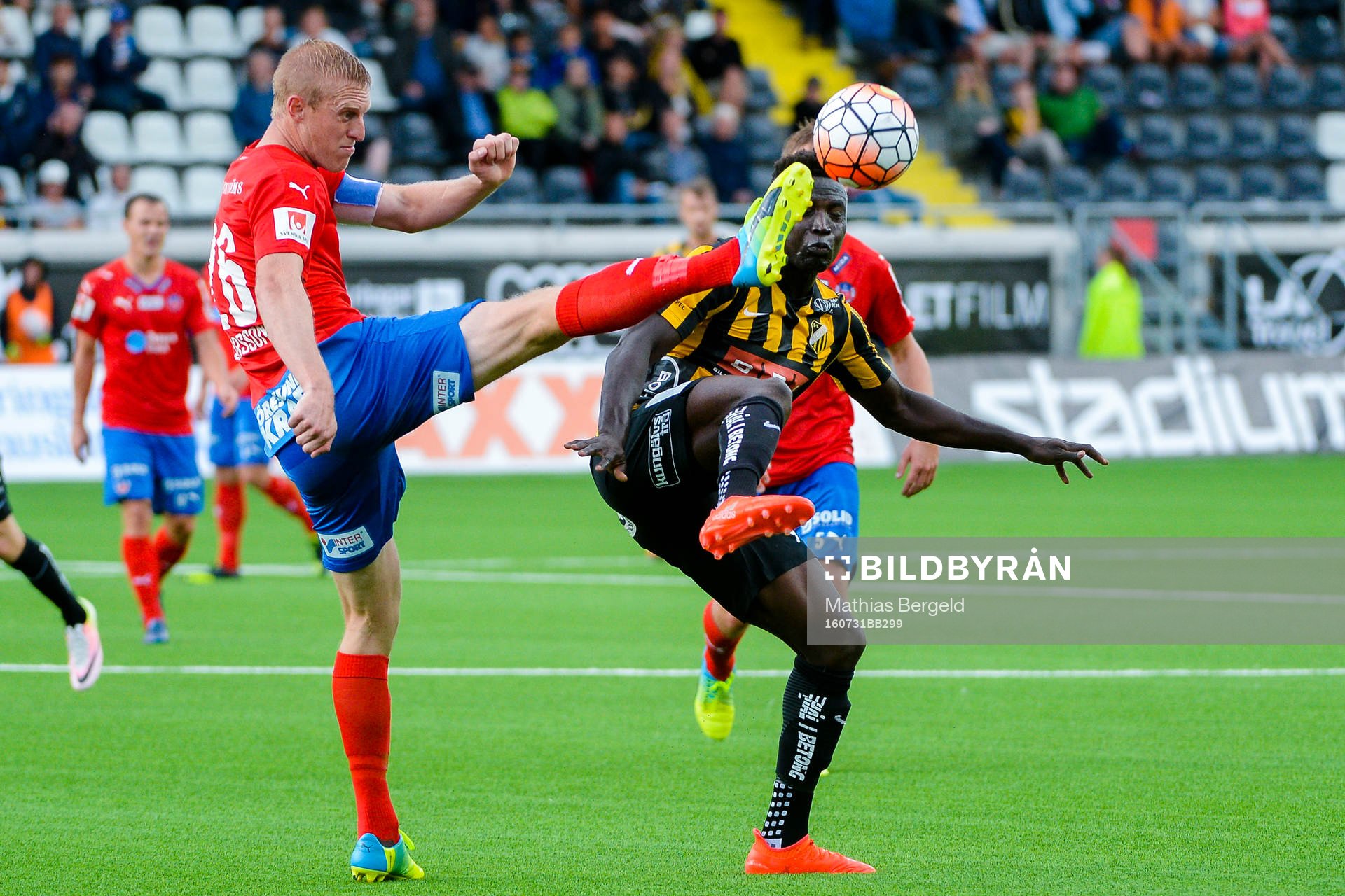 Helsingborgs Peter Larsson och Häckens Alhassan Kamara