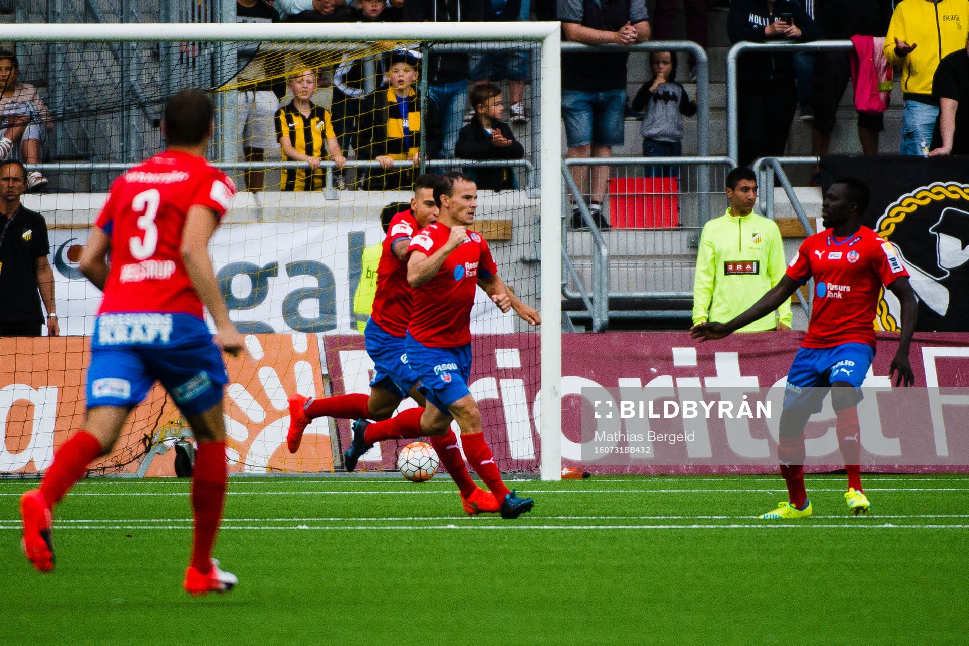 Helsingborgs Frederik Helstrup, Jordan Larsson, målskytten till 0-1 Anton Wede och Lalawélé Atakora jublar under fotbollsmatchen i Allsvenskan mellan Häcken och Helsingborg den 31 juli 2016 i Göteborg.