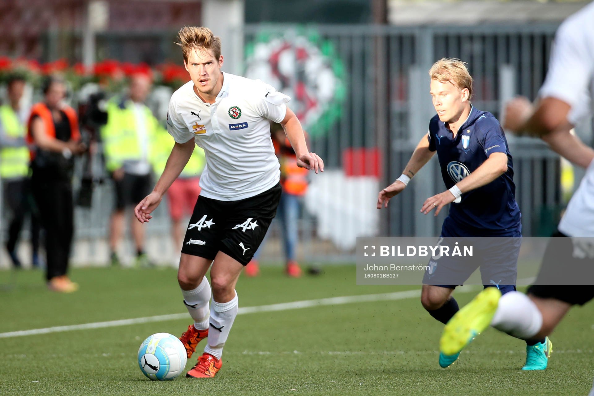 Örebros Victor Sköld och Malmö FFs Oscar Lewicki