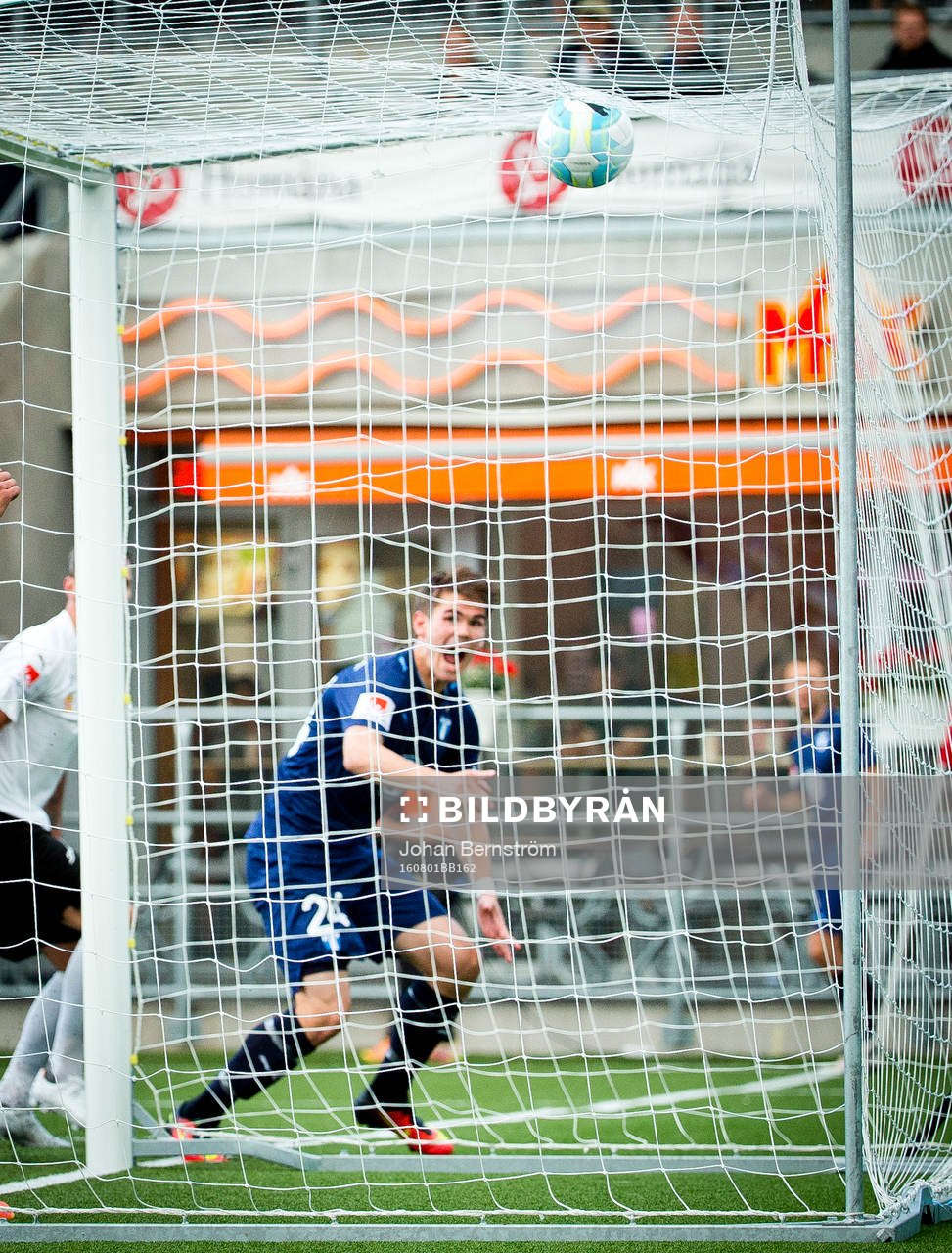 Malmö FFs Vidar Örn Kjartansson gör 0-2 och jublar