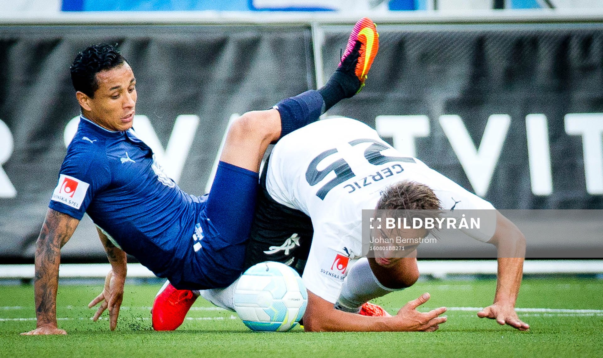 Malmö FFs Yoshimar Yotún och Örebros Nordin Gerzic