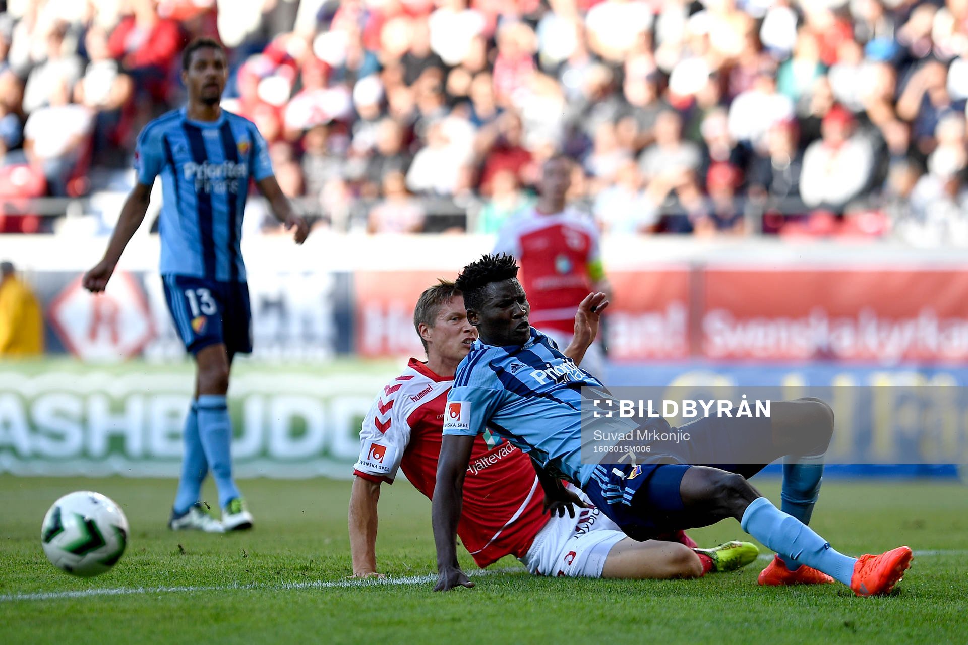 Kalmars Viktor Elm och Djurgårdens Michael Olunga