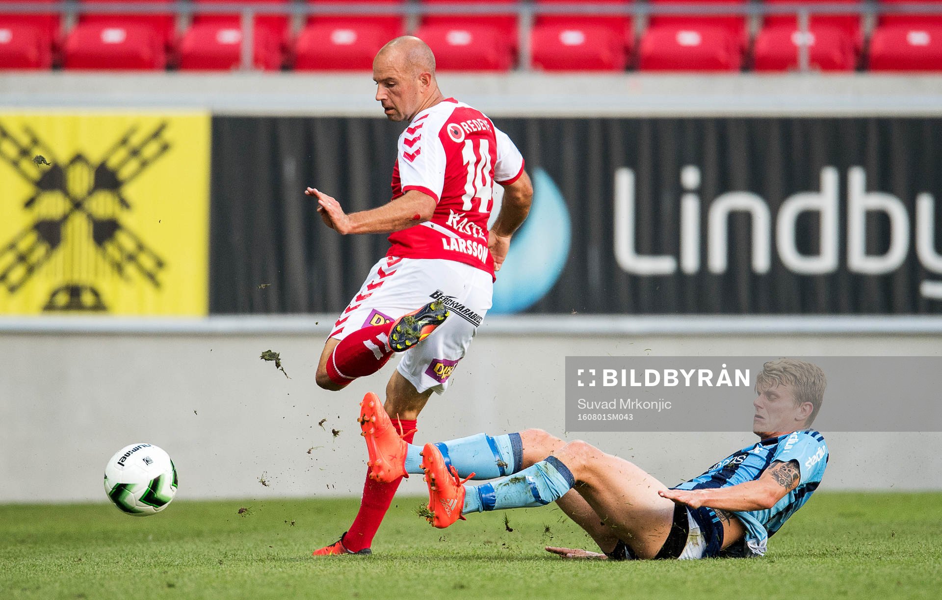 Kalmars Stefan Larsson och Djurgårdens Tim Björkström