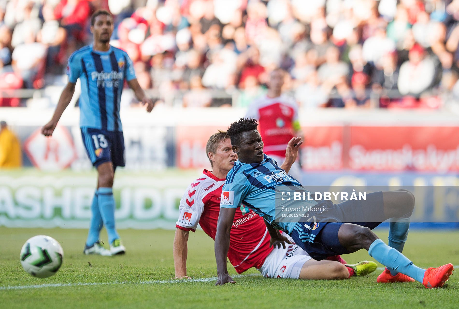 Kalmars Viktor Elm och Djurgårdens Michael Olunga