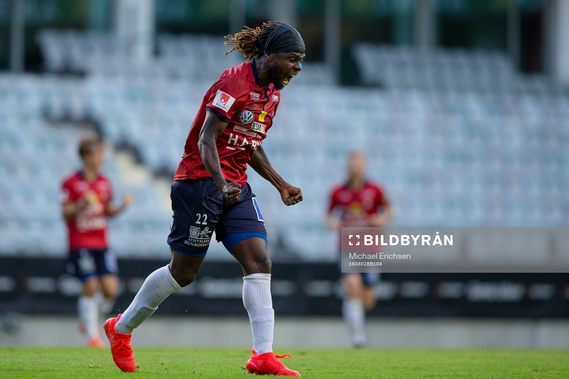 Örgrytes Martin Kayongo-Mutumba jublar