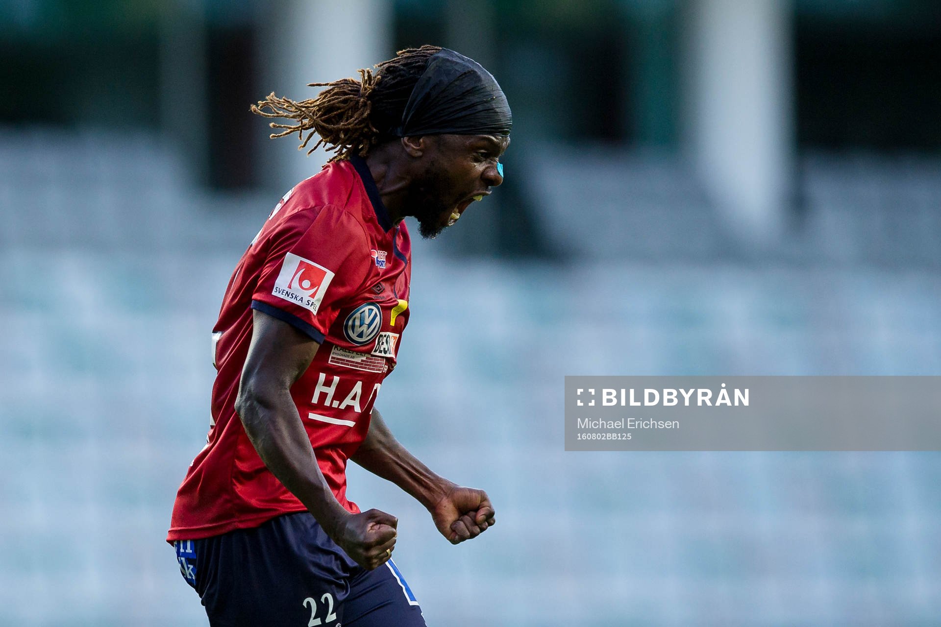 Örgrytes Martin Kayongo-Mutumba jublar