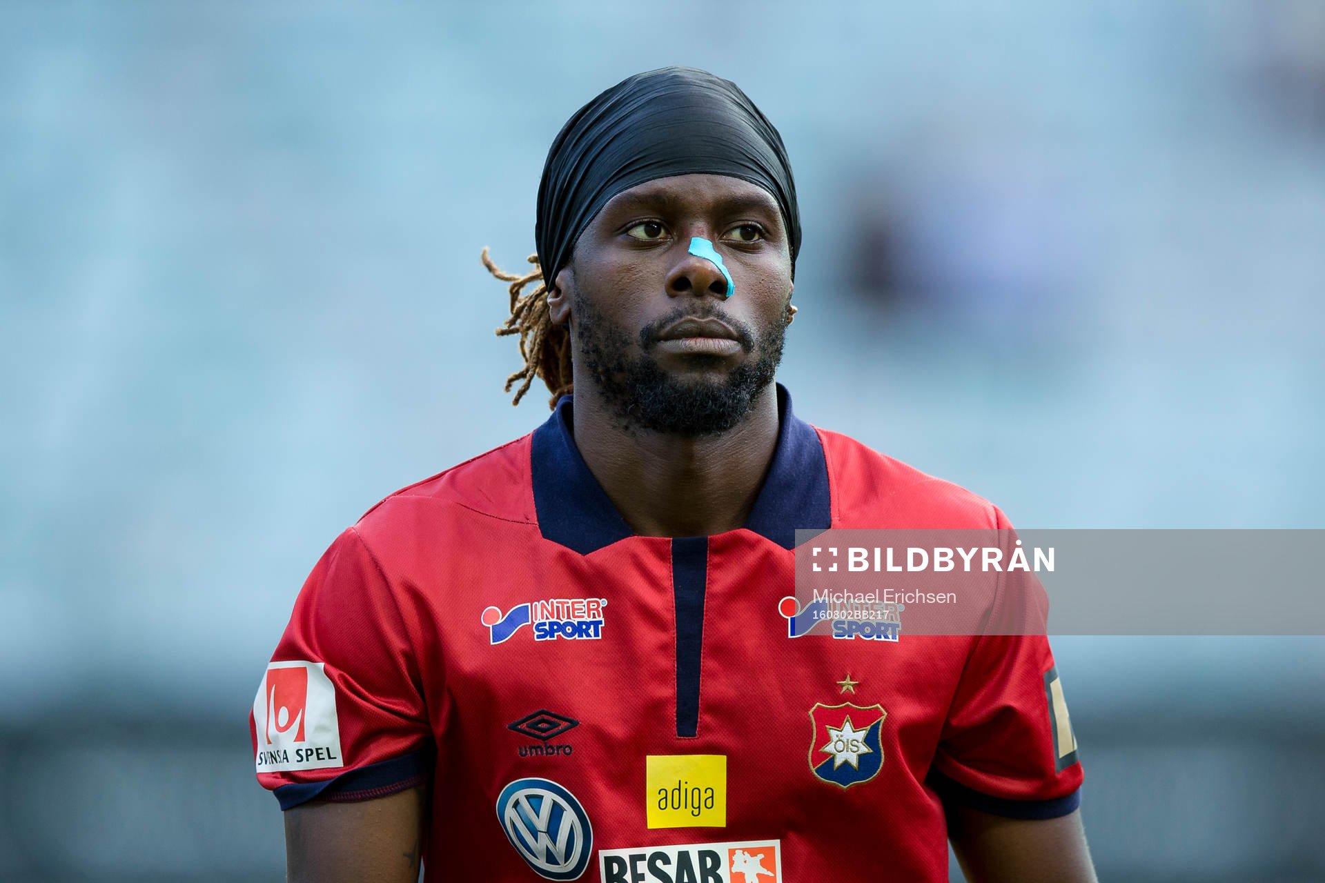 Örgrytes Martin Kayongo-Mutumba innan fotbollsmatchen i