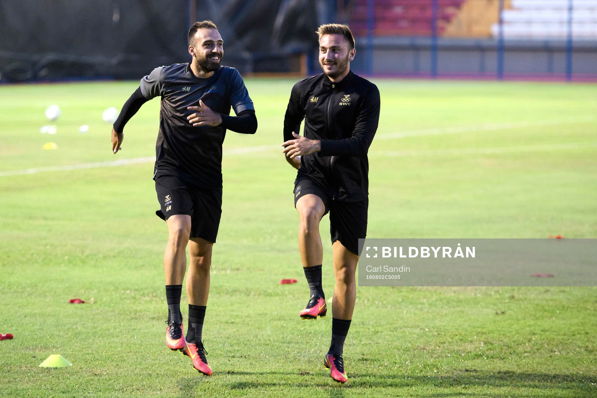 Sveriges Abdulrahman Khalili och Muamer Tanković på en träning med det svenska U21-landslaget i fotboll under OS den 2 augusti 2016 Manaus.