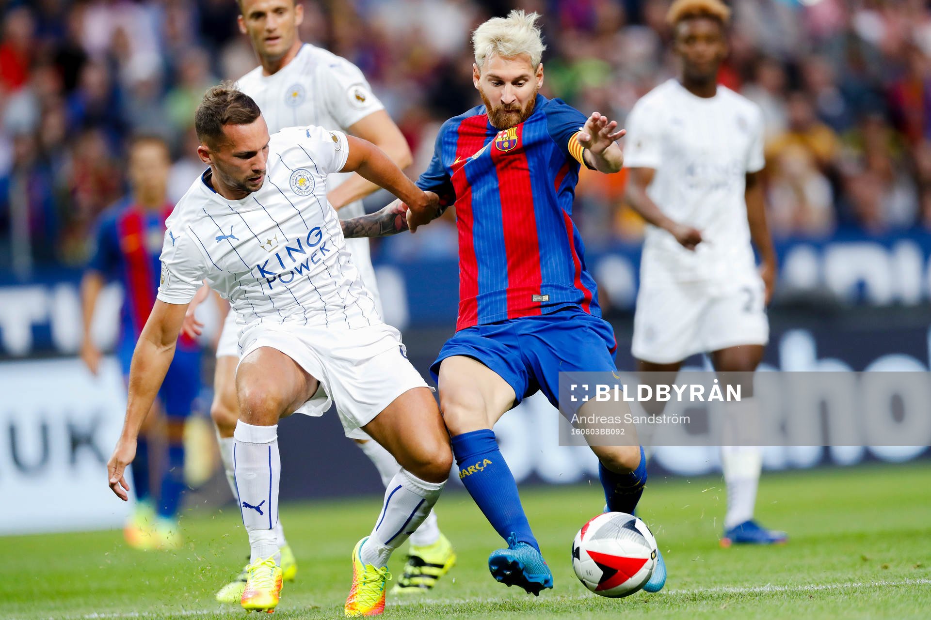 Leicester Citys Robert Huth och Barcelonas Lionel Messi