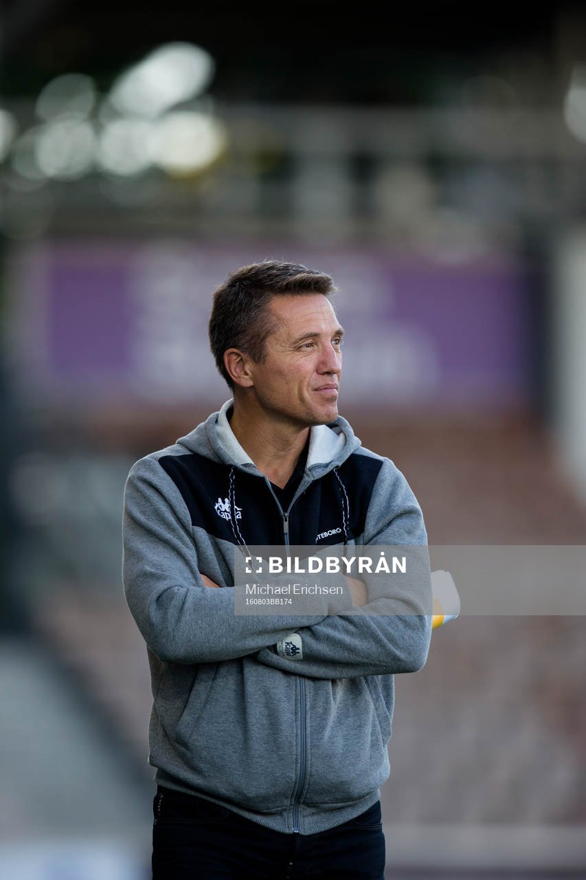 IFK Göteborgs sportchef Mats Gren under en fotbollsträning med IFK Göteborg den 3 augusti 2016 i Helsingfors.