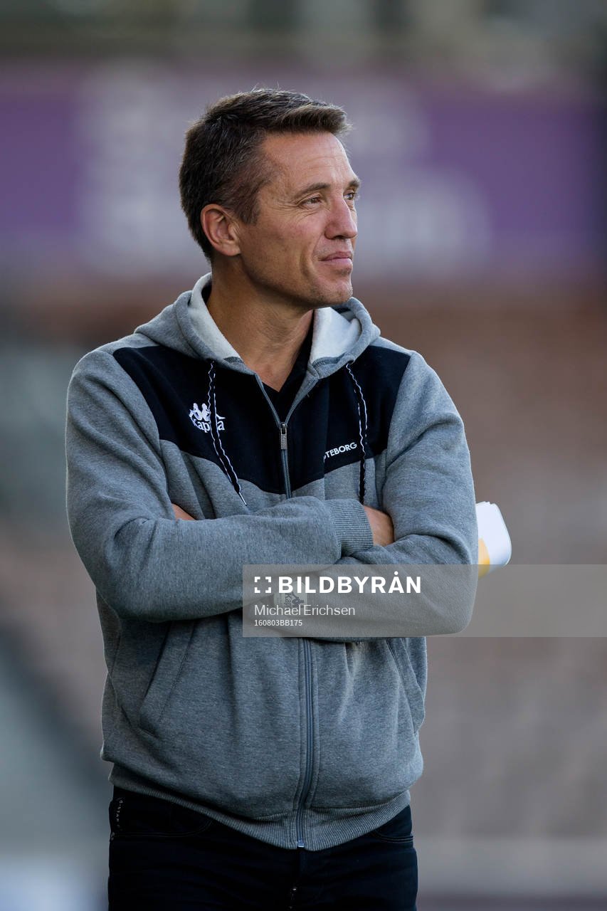 IFK Göteborgs sportchef Mats Gren under en fotbollsträning med IFK Göteborg den 3 augusti 2016 i Helsingfors.