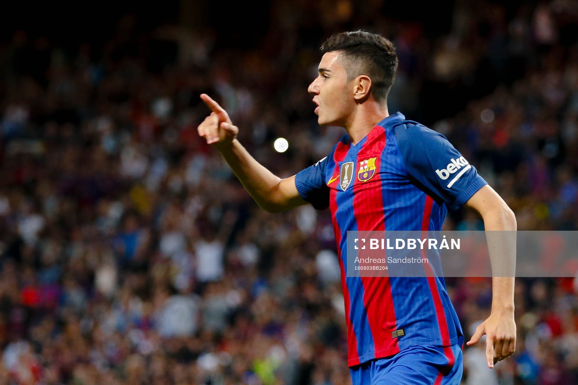 Barcelonas Rafael Mujica jublar efter 4-2 under fotbollsmatchen i International Champions Cup mellan Barcelona och Leicester City den 3 Augusti 2016 i Stockholm. 