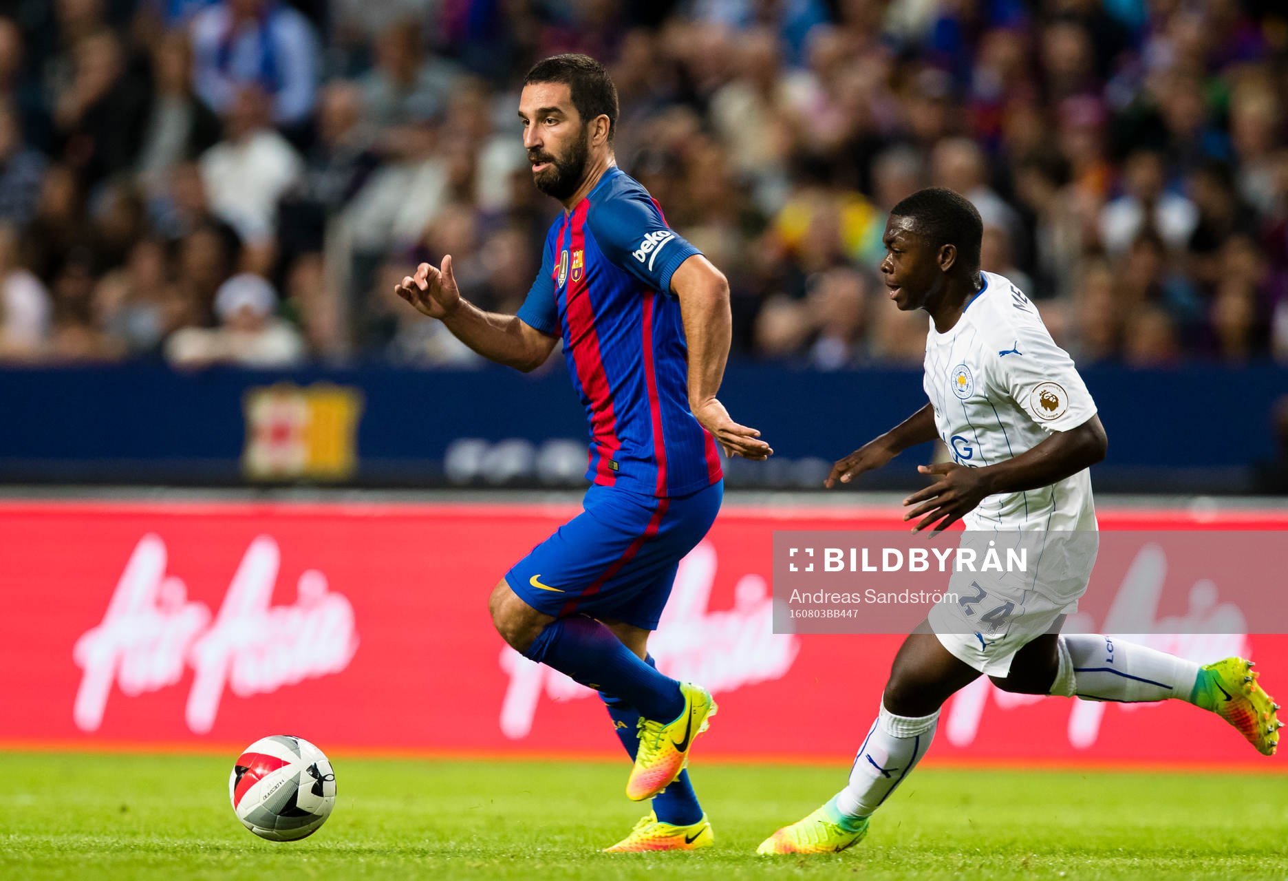 Barcelonas Arda Turan och Leicester Citys Nampalys Mendy