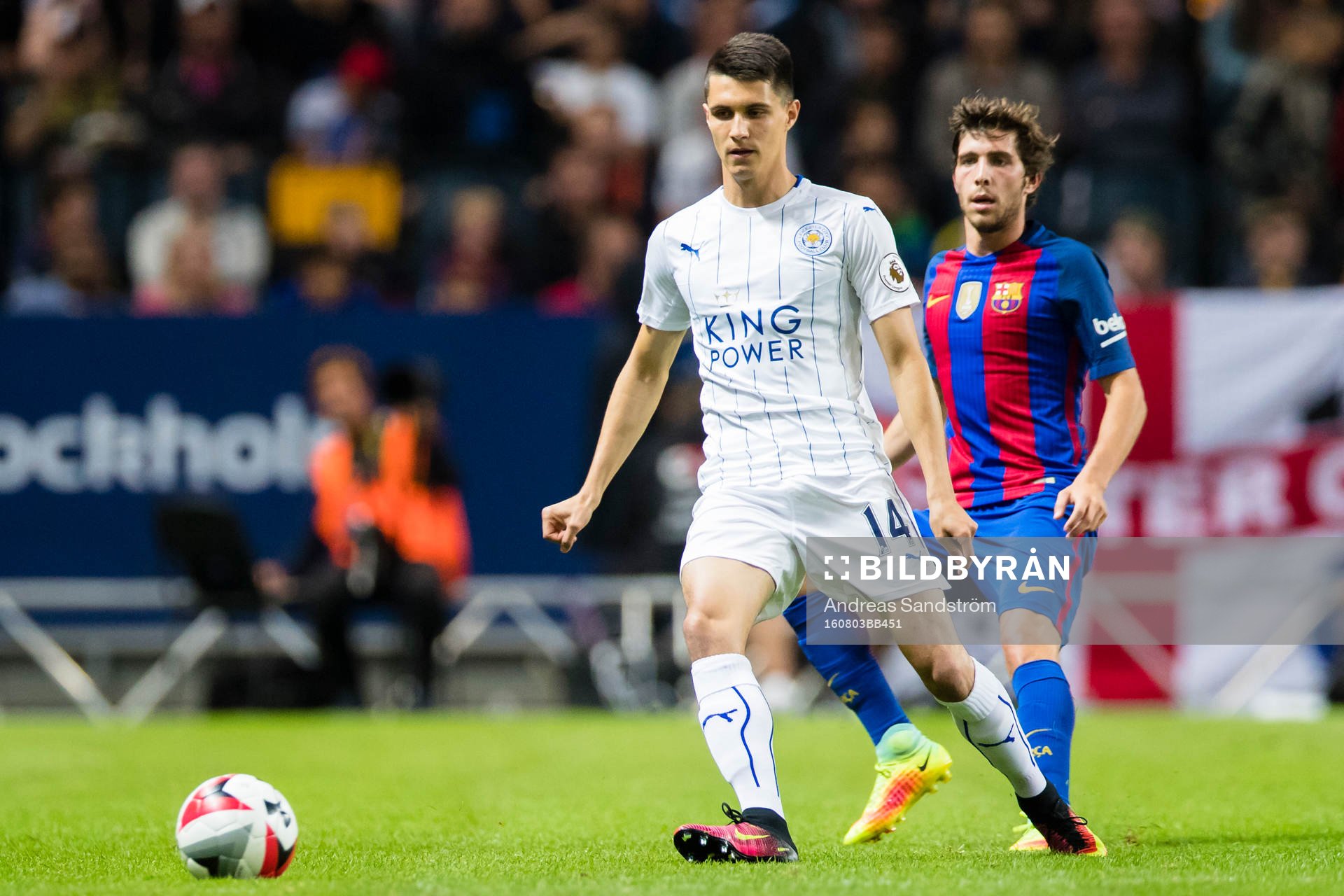 Leicester Citys Barosz Kapustka och Barcelonas Sergi