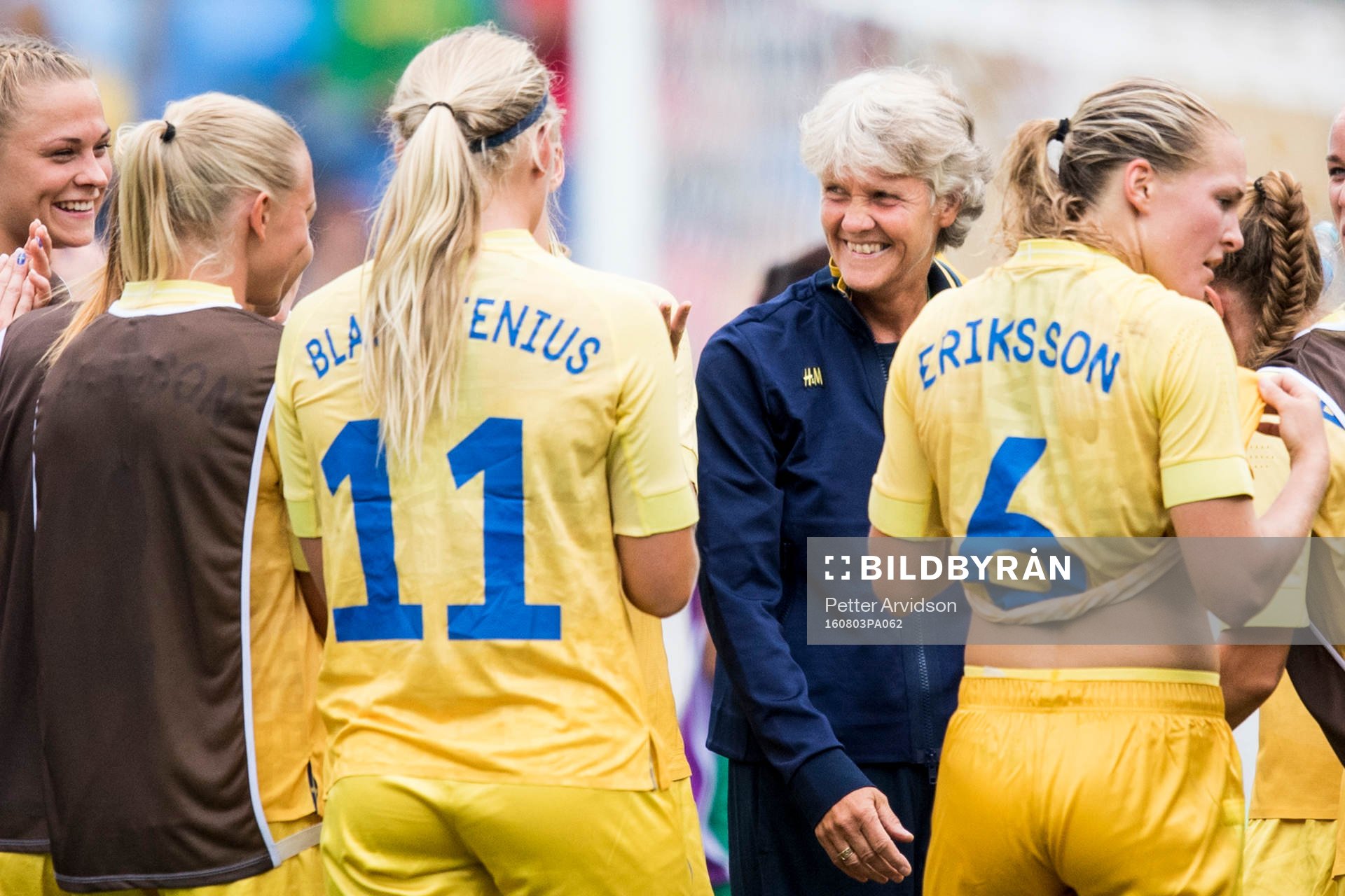 Sveriges förbundskapten Pia Sundhage är glad