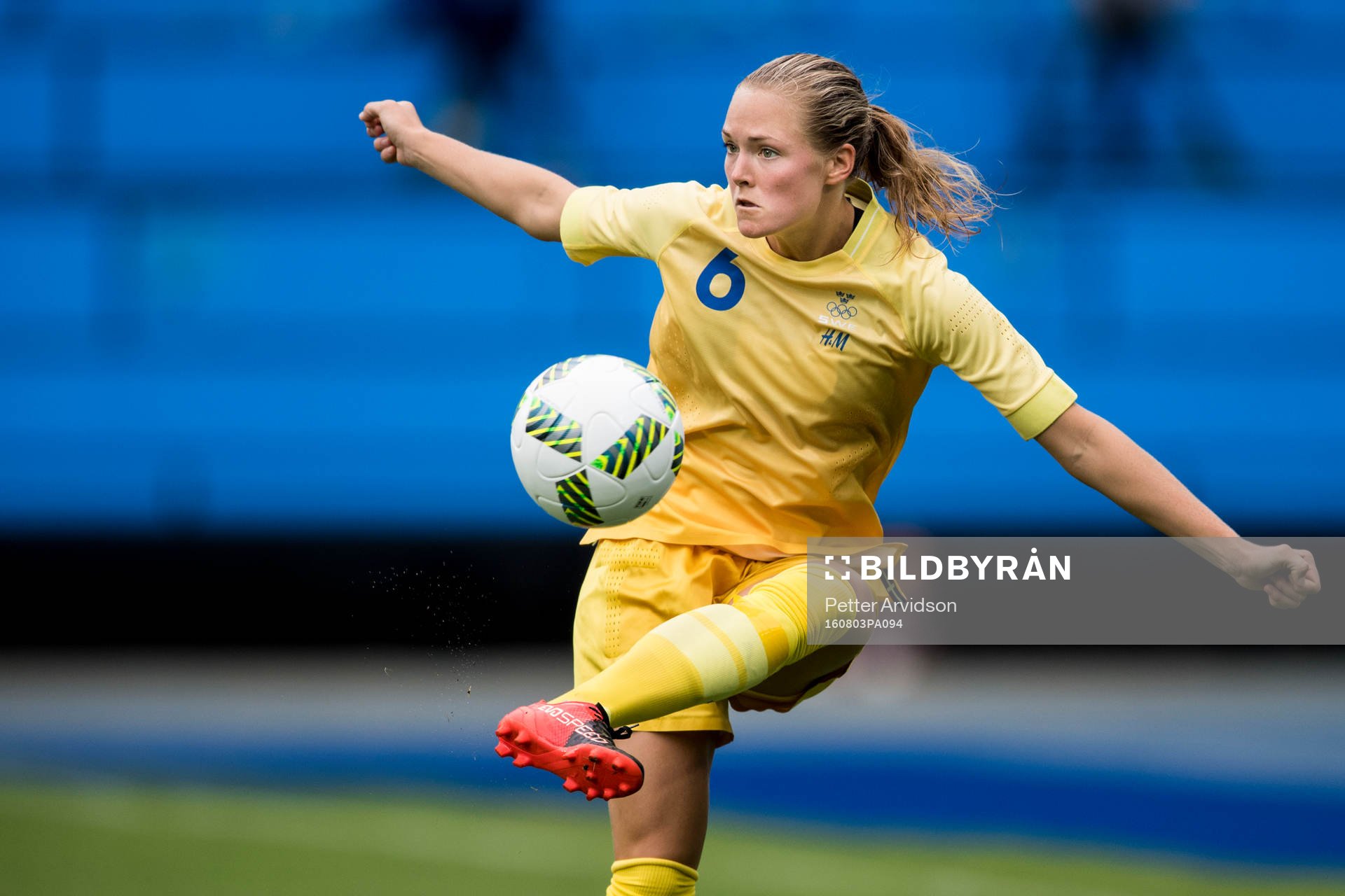 Sveriges Magdalena Ericsson i fotbollsmatchen mellan