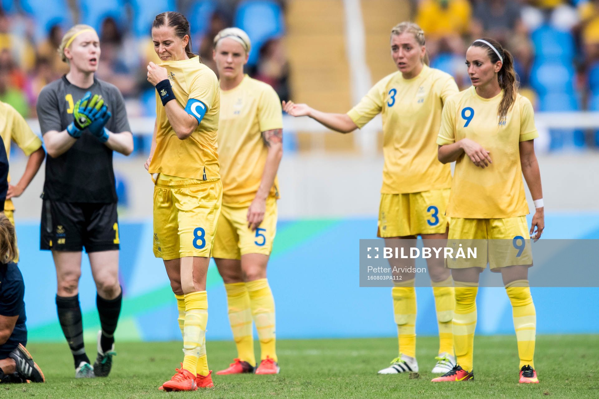 Sveriges målvakt Hedvig Lindahl, Lotta Schelin, Nilla