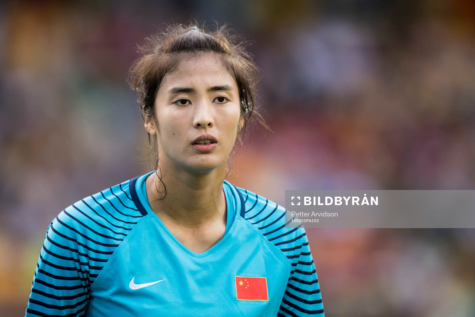Kinas målvakt Lina Zhao i fotbollsmatchen mellan Brasilien