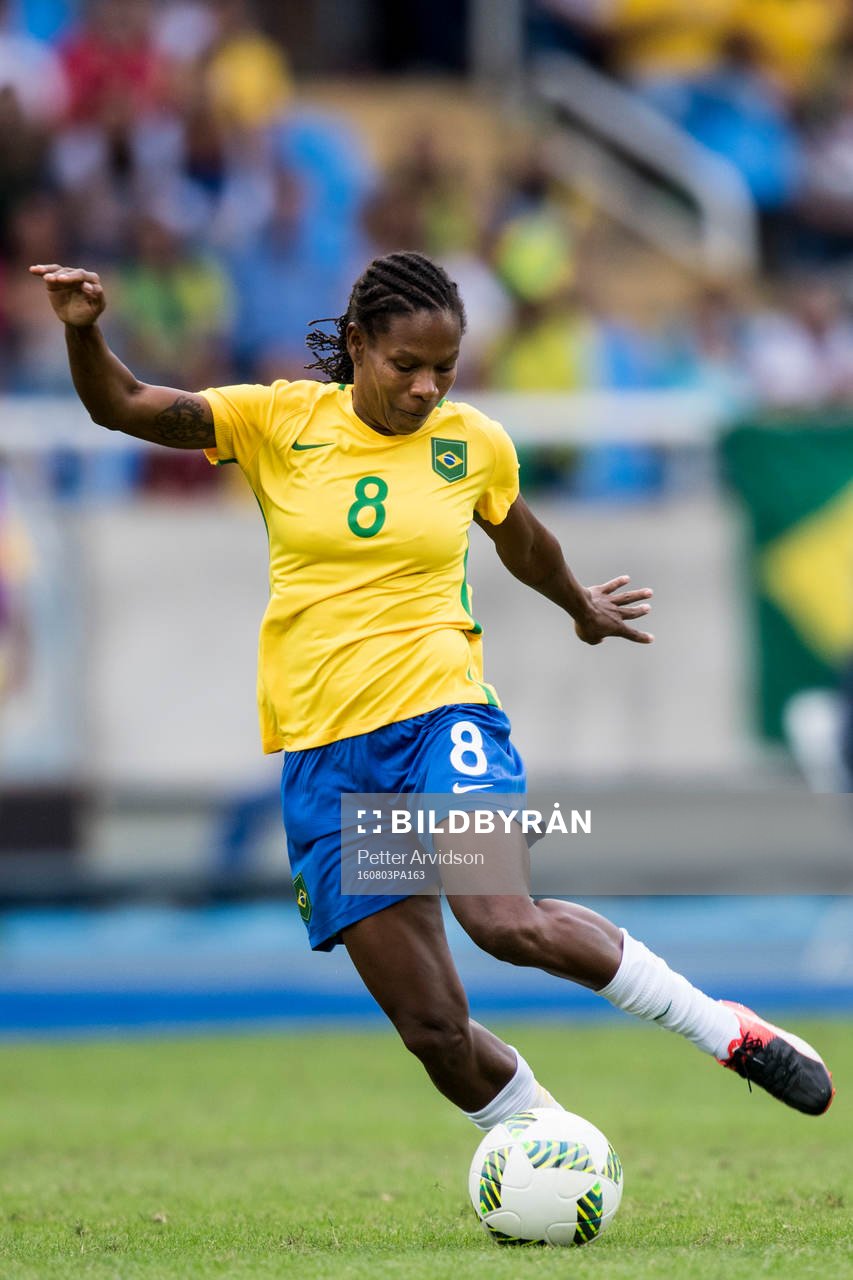 Brasiliens Formiga i fotbollsmatchen mellan Brasilien och Kina den 3 augusti 2016 under OS i Rio de Janeiro.