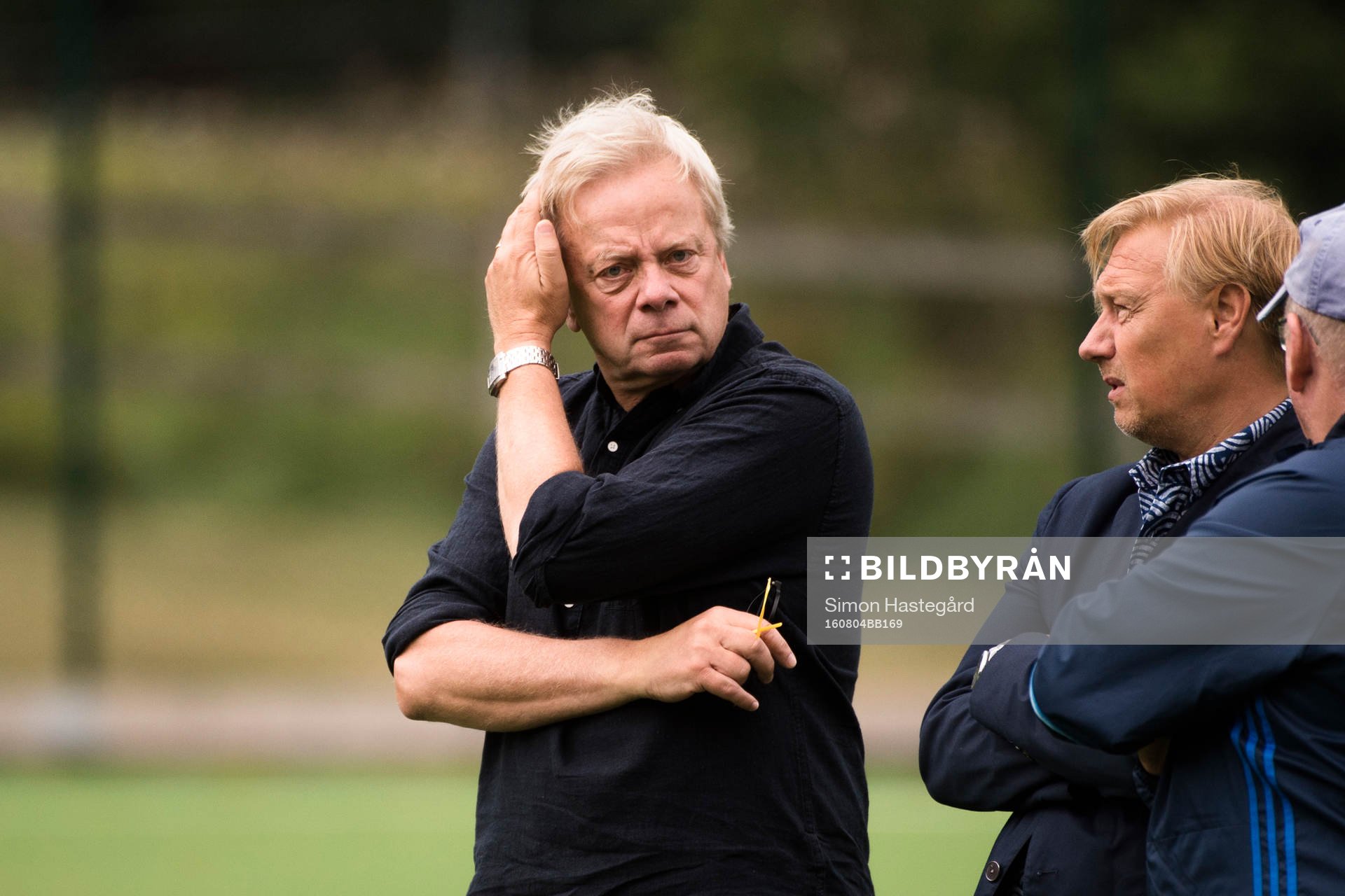 Anders Grönhagen och Patrik Nilsson, styrelsemedlemmar i Djurgårdens IF Fotboll under en fotbollsträning med Djurgården den 4 augusti 2016 i Stockholm.