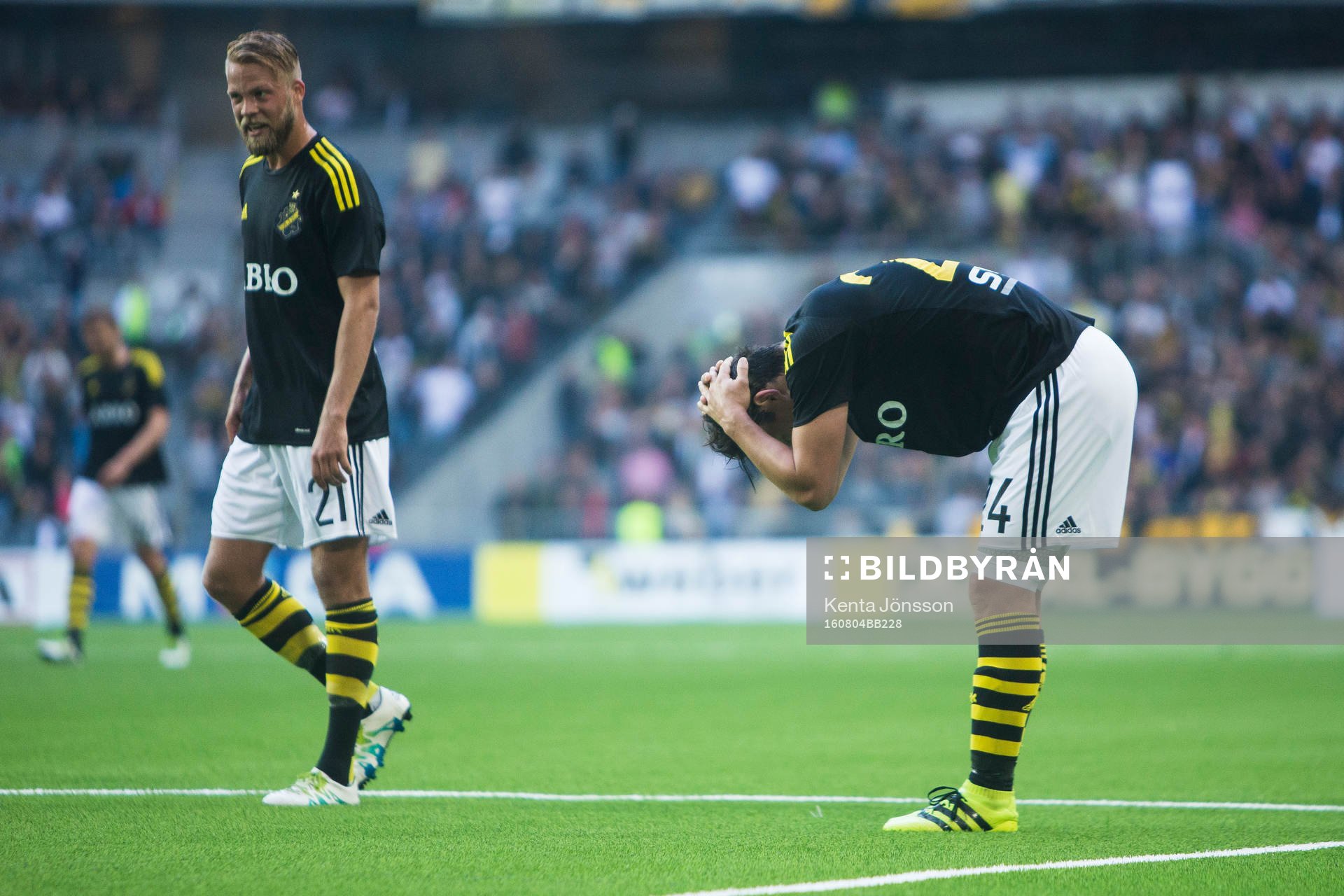 s Stefan Ishizaki och Daniel Sundgren deppar