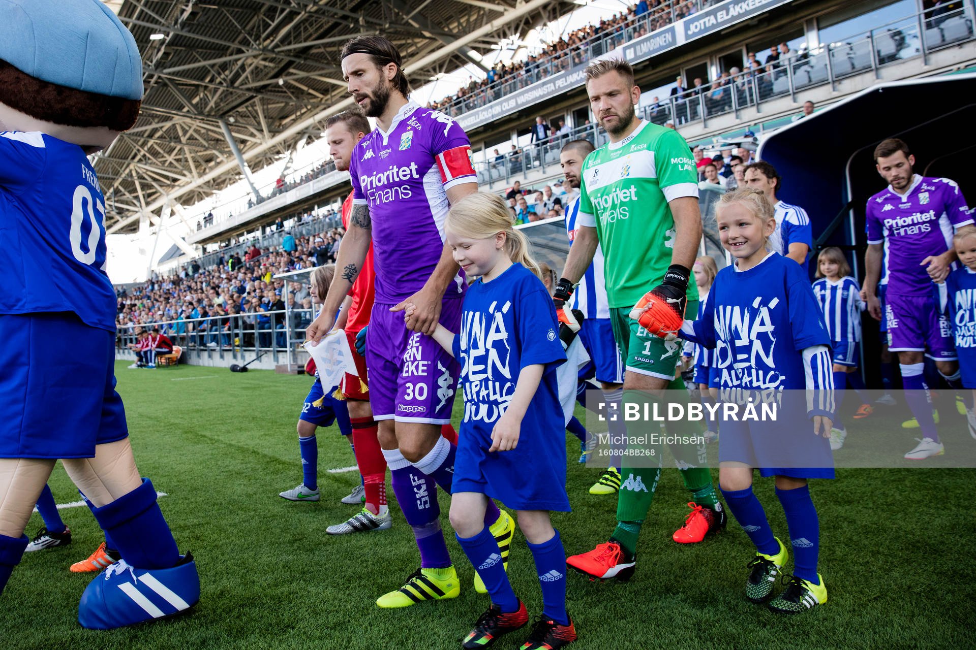 IFK Göteborgs Mattias Bjärsmyr och målvakt John Alvbåge