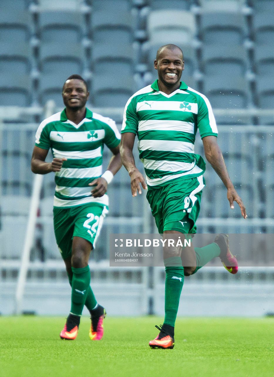 Panathinaikos Victor Ibarbo jublar med lagkamrater