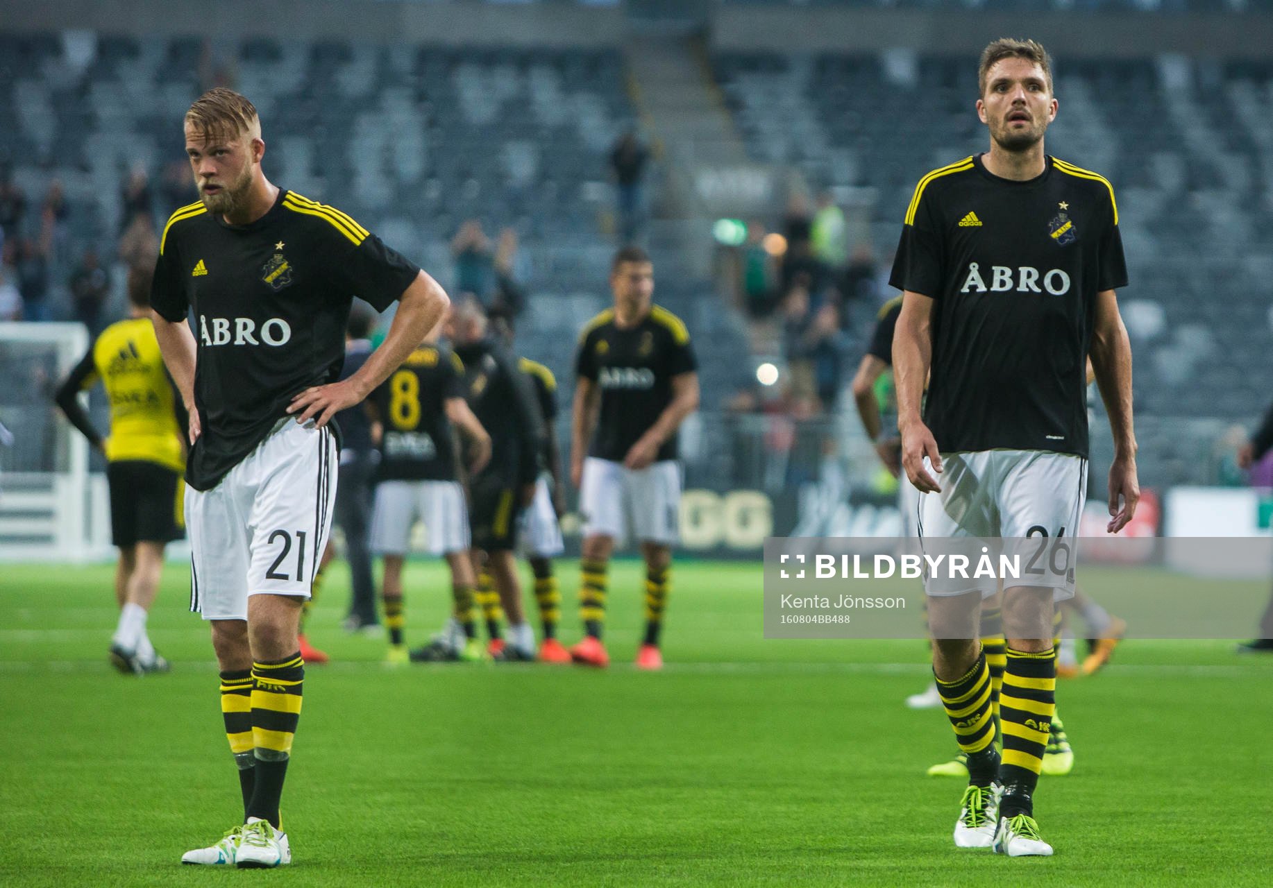 s Daniel Sundgren (v) och Jos Hooiveld (h) deppar