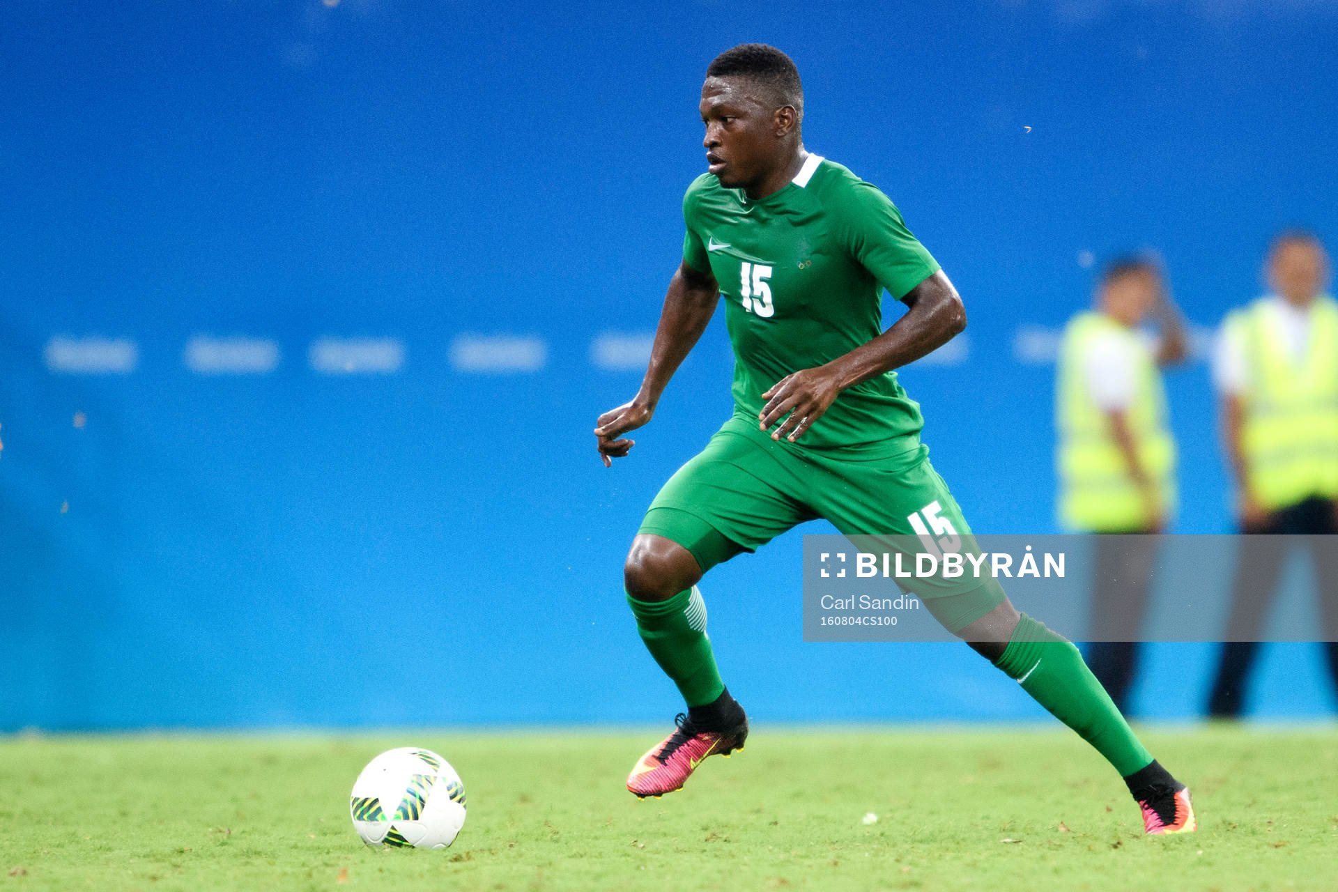 Nigerias Ndifreke Udi i fotbollsmatchen mellan Nigeria och