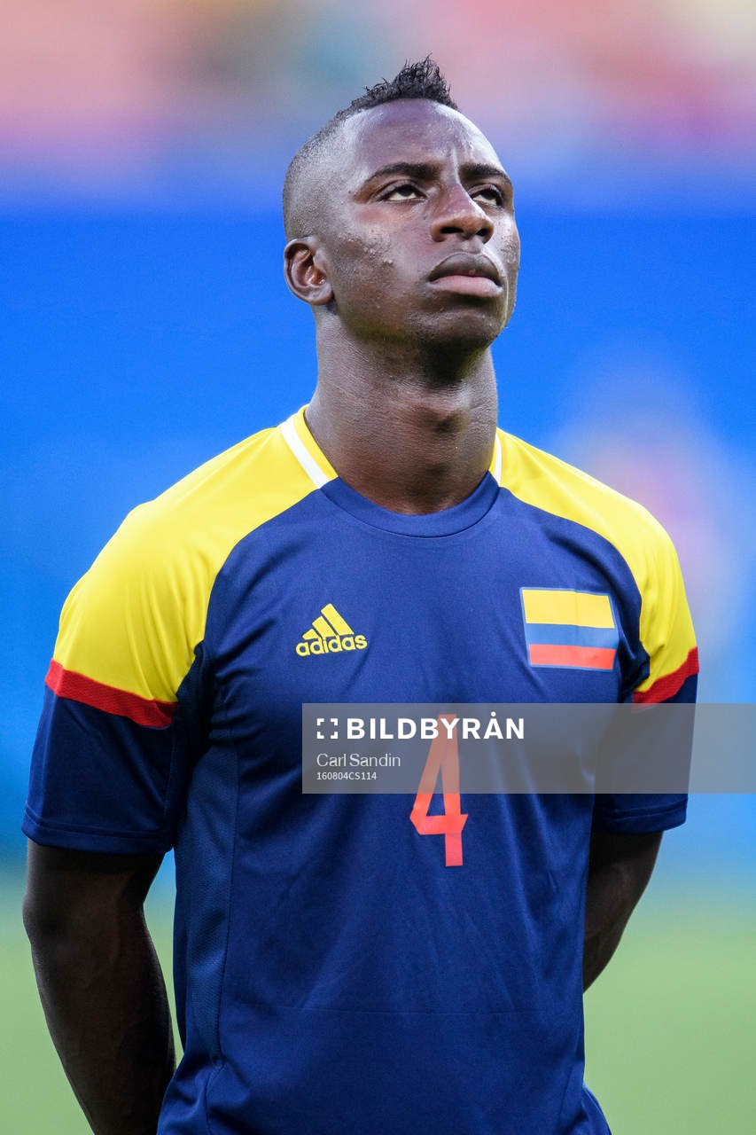 Colombias Deiver Machado vid lineup innan fotbollsmatchen