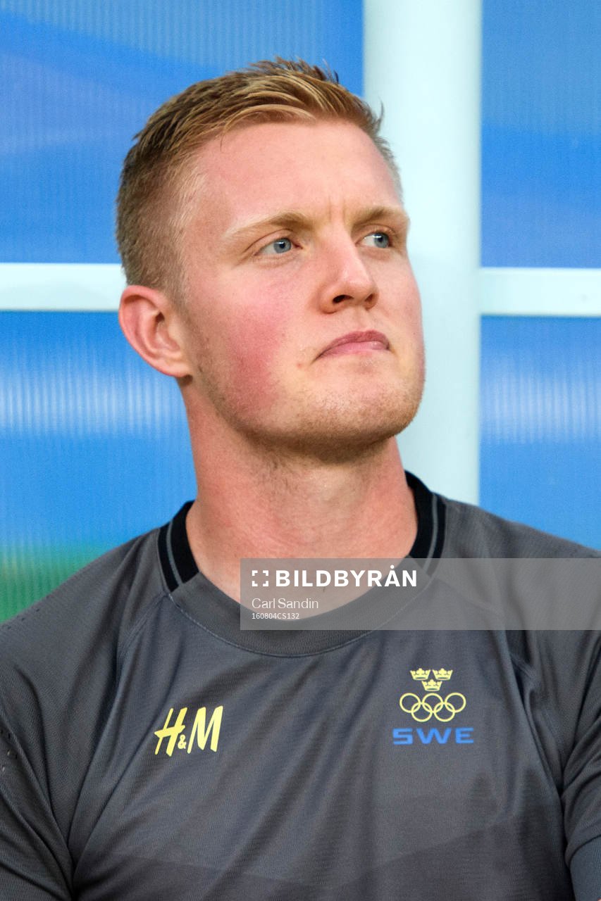 Sveriges målvakt Tim Erlandsson på bänken i