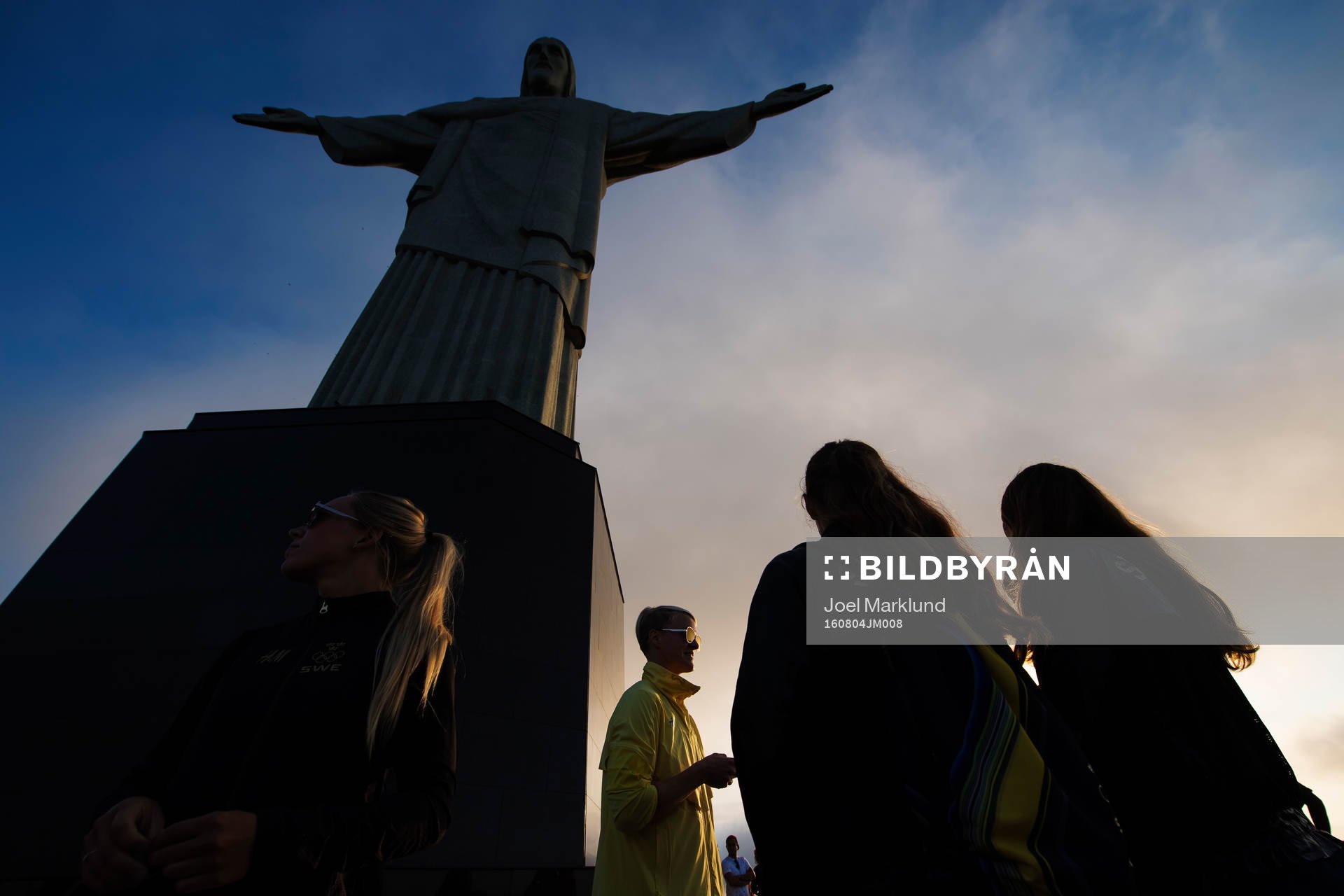 Sveriges damfotbollslandslag besöker statyn Cristo