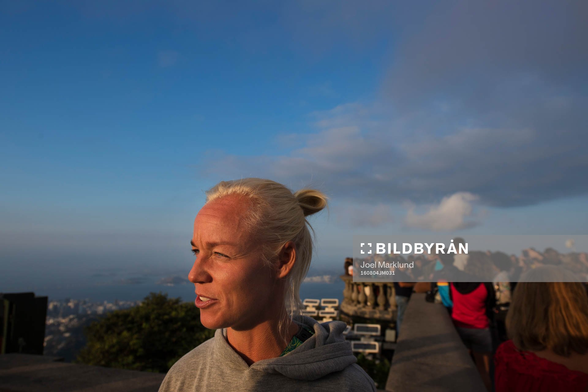 Caroline Seger när Sveriges damfotbollslandslag besöker statyn Cristo Redentor, även kallad Jesusstatyn, den 4 augusti 2016 inför OS i Rio de Janeiro.