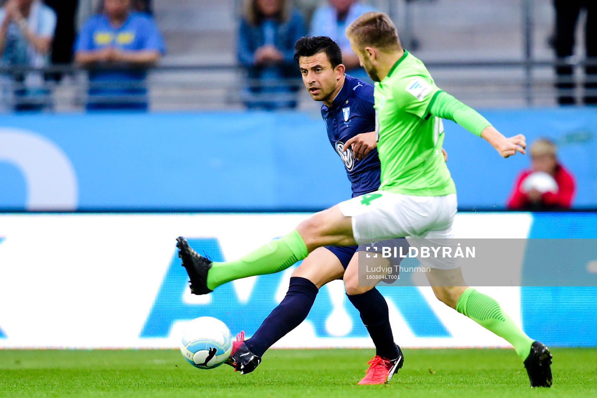 Malmö FFs Behrang Safari och Wolfsburgs Marcel Schäfer