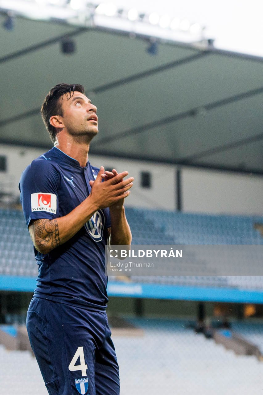 Malmö FFs Behrang Safari deppar