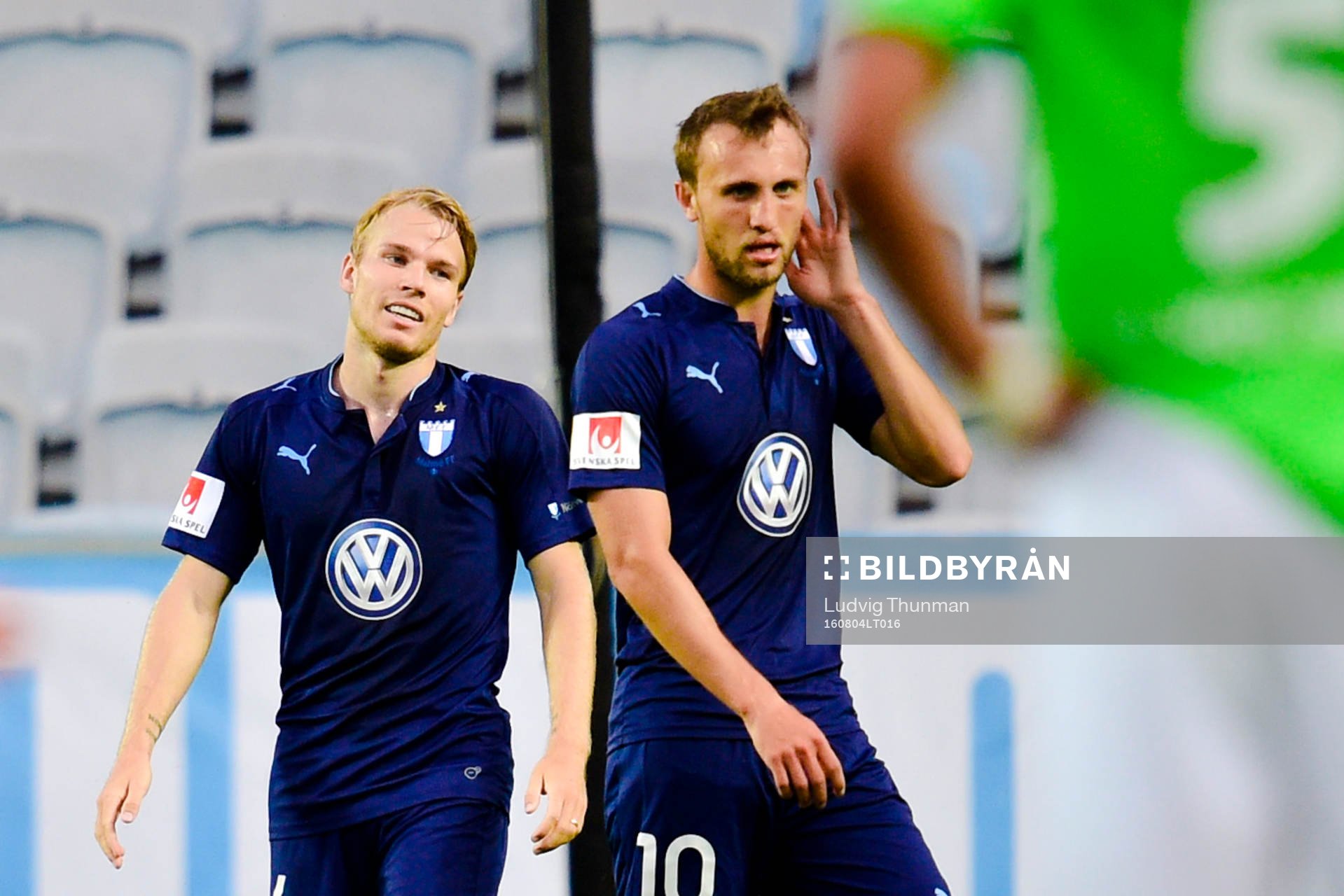 Malmö FFs Oscar Lewicki och Magnus Wolff Eikrem deppar