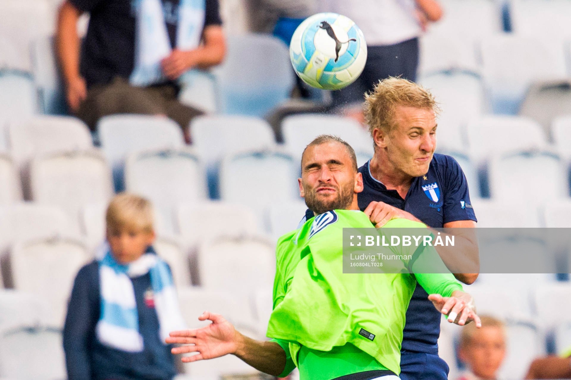 Wolfsburgs Bas Dost och Malmö FFs Franz Brorsson