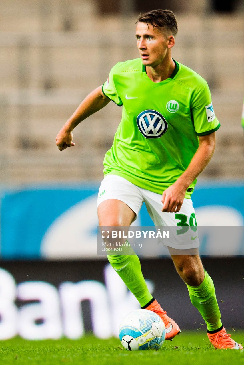 Wolfsburgs Paul Seguin under träningsmatchen i fotboll mellan Malmö FF och Wolfsburg den 4 augusti 2016 i Malmö.