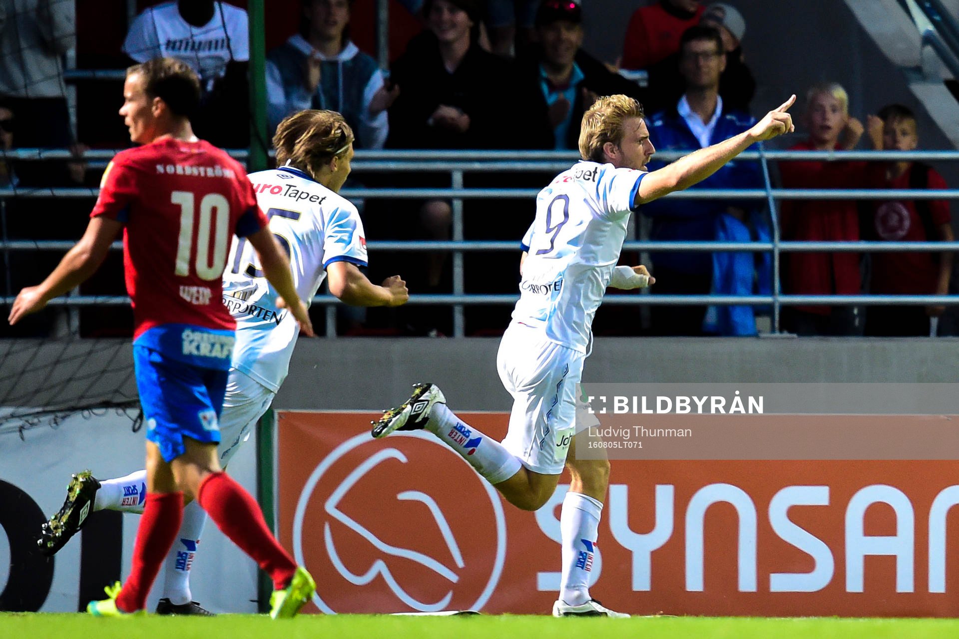 Gefles Johan Oremo jublar